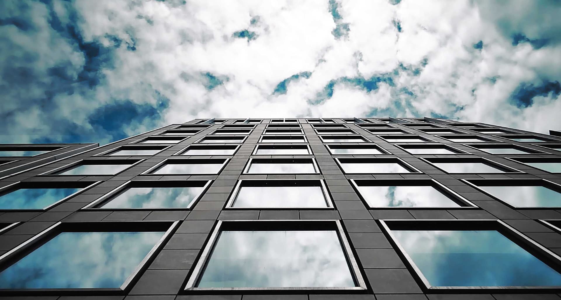 Leading manufacturer of glass & glazing relies on Zalaris for HR and Payroll services story